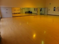 ダンススタジオ